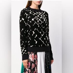Marc Jacobs cashmere crew neck sweater with graphic chain link fence pattern  XS